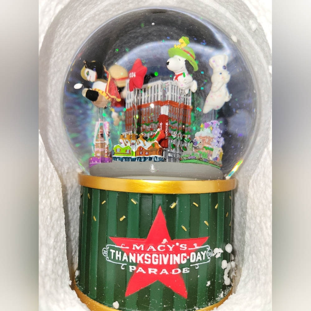 Macy's Thanksgiving Day Parade 2024 Musical Snow Globe